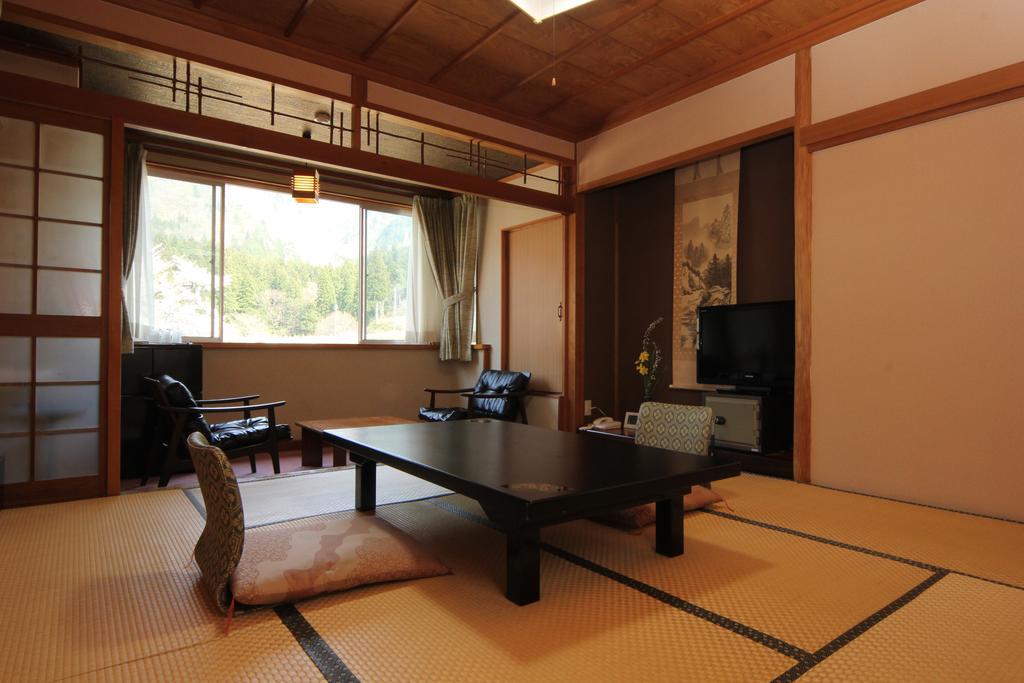 Gokayama Onsen Akaokan 난토 외부 사진